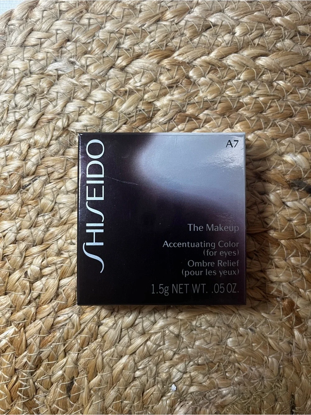 Shiseido The Make up Accentuating Eyeshadow A7 (Ruby Dazzle) NWT